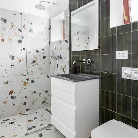 Appartement Peak - Old Town - By Cityhostse Deschide In Fereastra Noua *