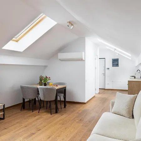 Peak - Old Town - By Cityhostse Deschide In Fereastra Noua Appartement