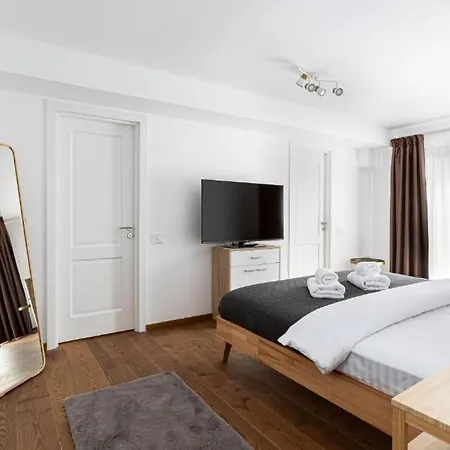 Apartman Peak - Old Town - By Cityhostse Deschide In Fereastra Noua Brassó